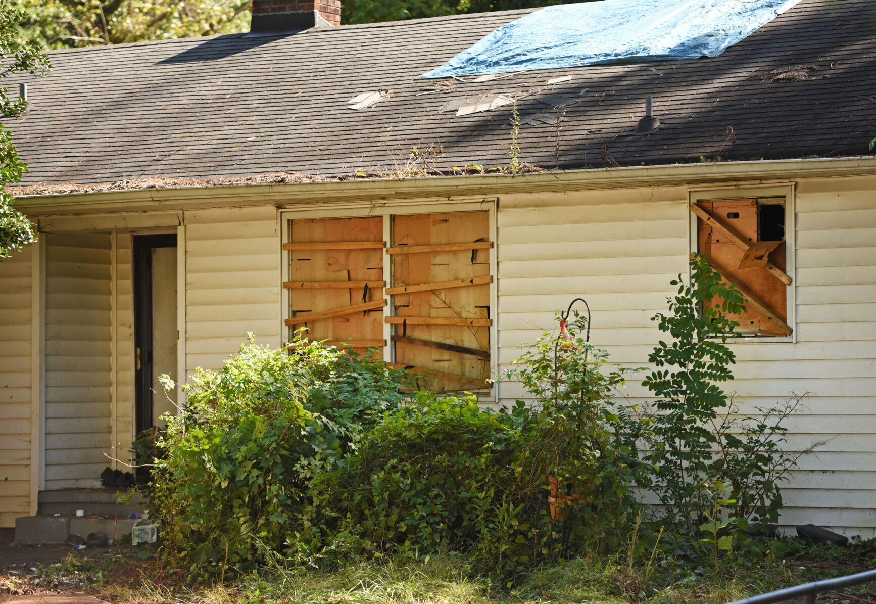 Silas Creek Parkway home cleanup
